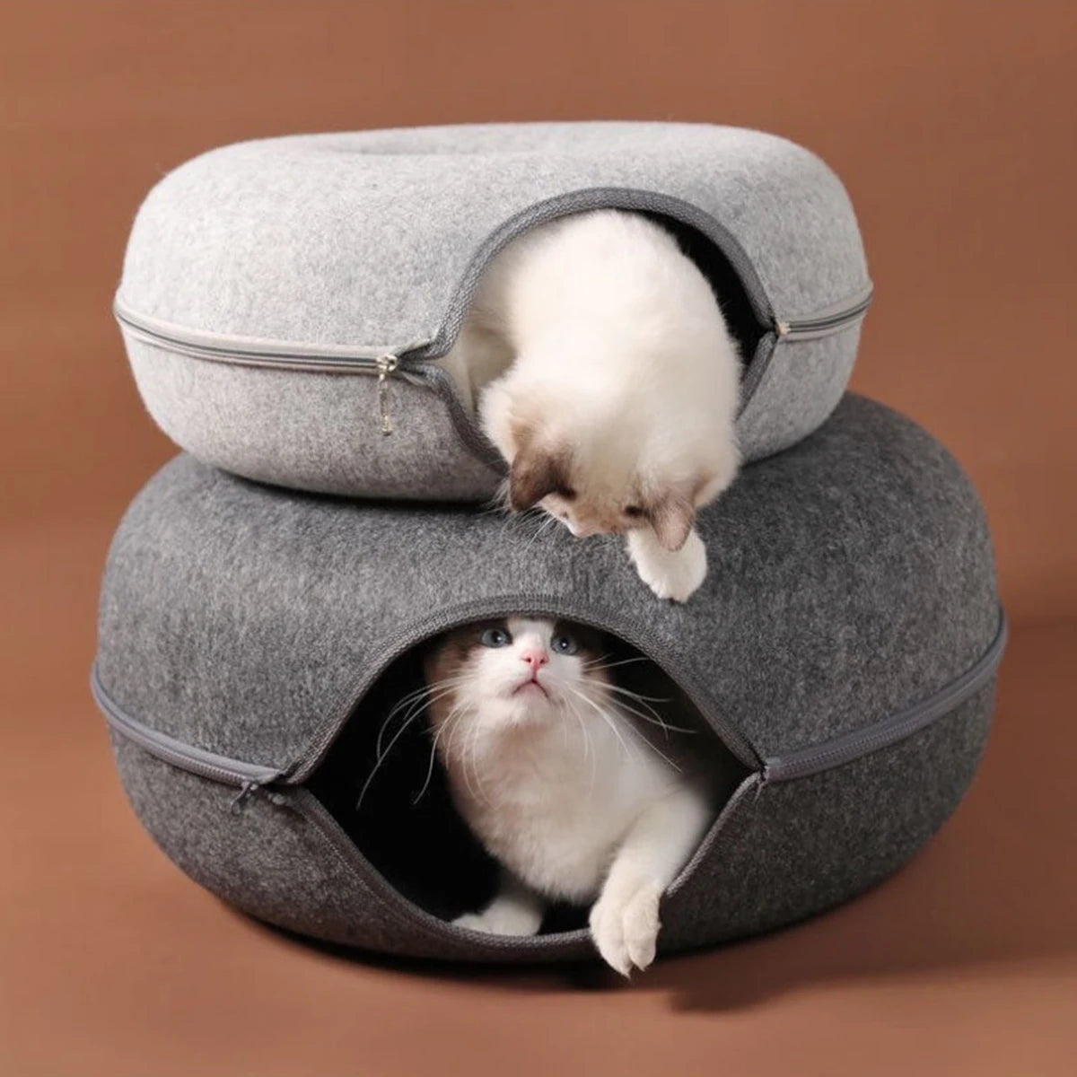2-in-1 Felt Donut Bed